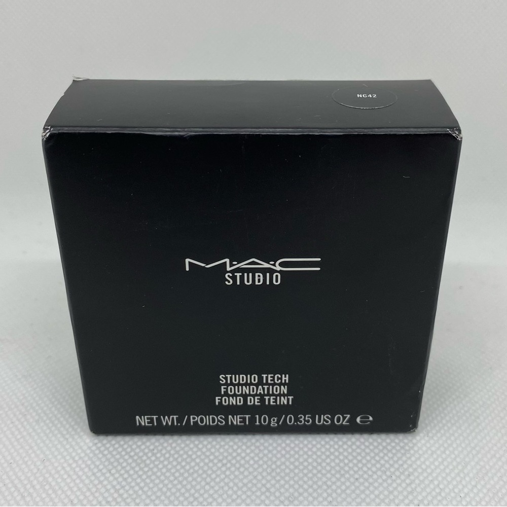 MAC Studio Tech Foundation NC42 0.35 Oz. NIB